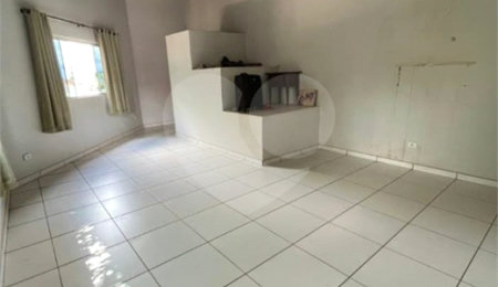 Casa à venda com 5 quartos, sendo 3 suítes,  em Jardim Novo Aeroporto, Três Lagoas, MS