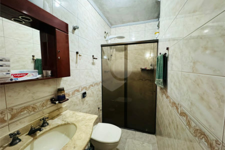 Casa à venda com 4 quartos, sendo 2 suítes, em Parque Santo Antônio, Guarulhos, SP
