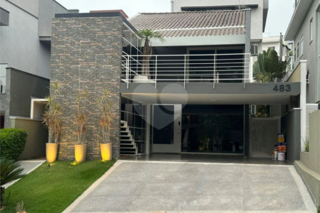Casa à venda com 3 suítes no condomínio Brisa 1, Mogi das Cruzes - SP