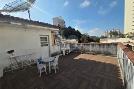 Sobrado à venda ou para alugar com 6 quartos, sendo 2 suítes, em Santana, São Paulo, SP