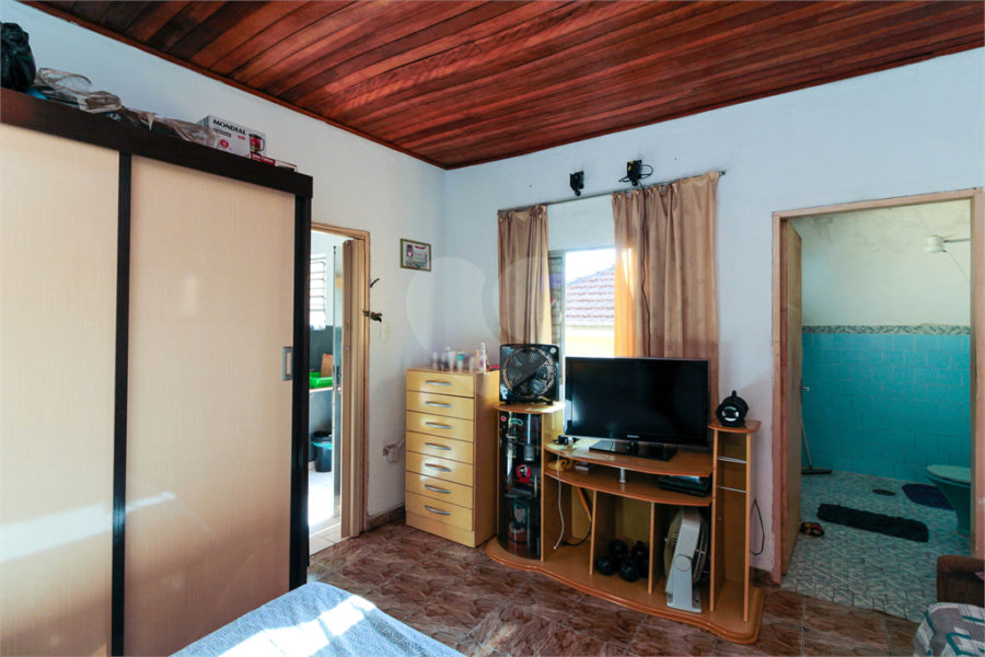 Casa Térrea à venda com 3 quartos em Vila Medeiros, São Paulo, SP