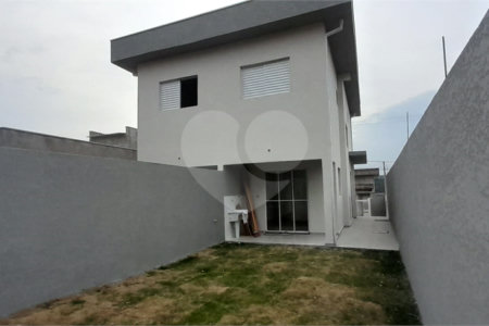 Casa à venda com 2 suítes em Vila Santa Helena, Atibaia, SP