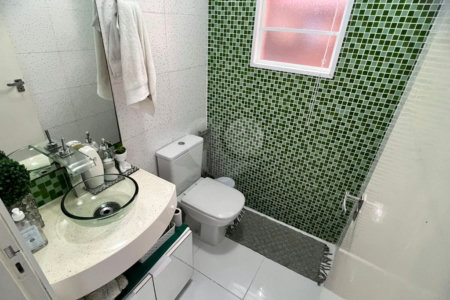 Sobrado à venda com 3 quartos, sendo 1 suíte,  em Jardim Modelo, Suzano, SP