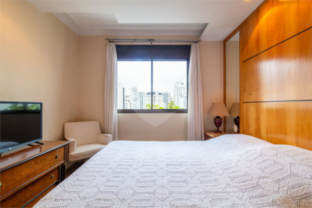 Duplex à venda com 4 quartos, sendo 3 suítes, em Campo Belo, São Paulo, SP