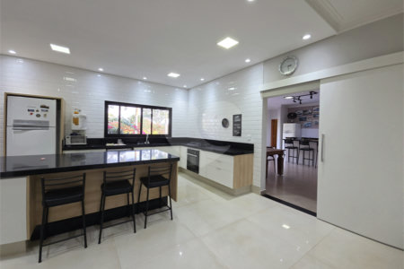 Casa à venda com 3 suítes no condomínio Village Ipanema I, Araçoiaba da Serra - SP
