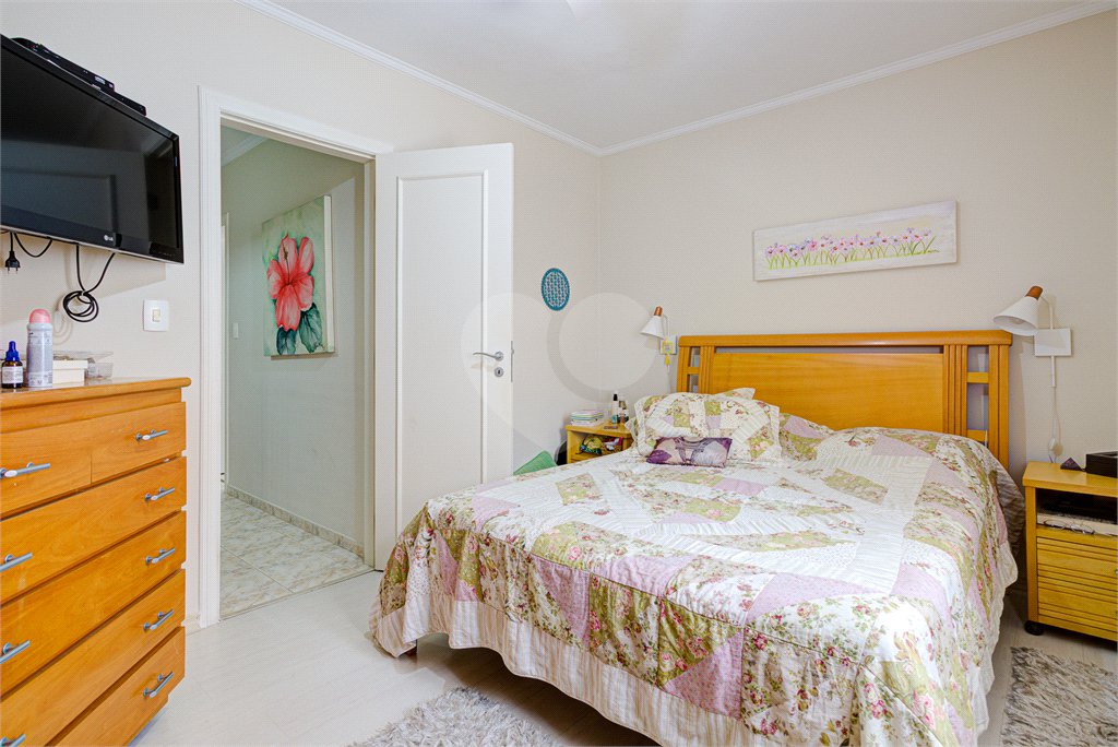 Sobrado à venda com 3 quartos, sendo 1 suíte,  em Jardim Umuarama, São Paulo, SP