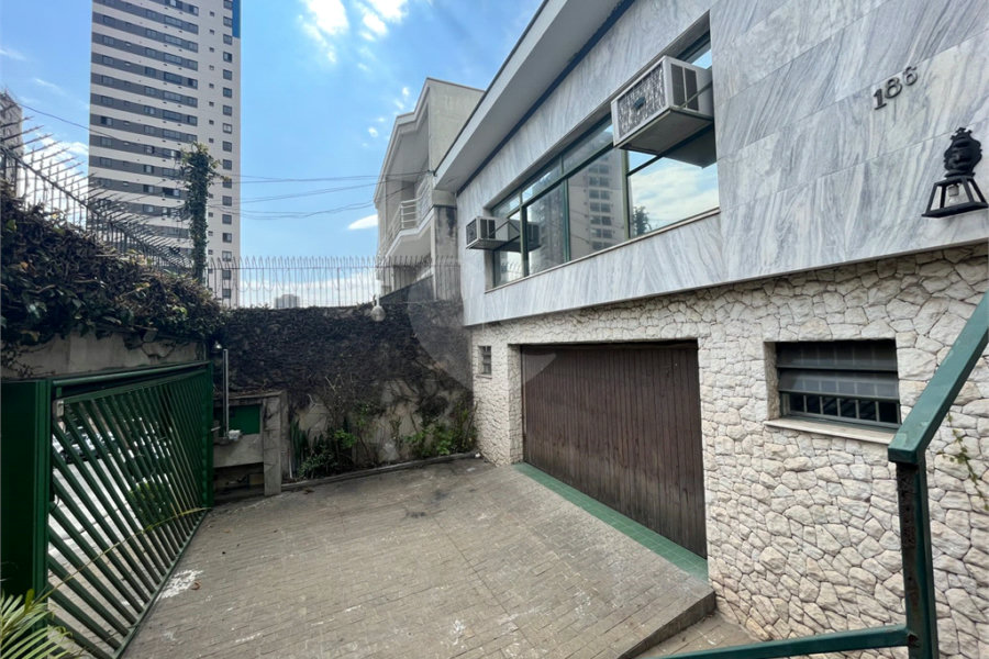 Sobrado à venda com 4 quartos, sendo 1 suíte, em Vila Guilherme, São Paulo, SP