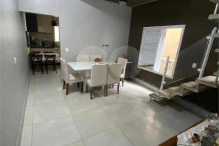 Sobrado à venda com 5 quartos em Santa Maria, Osasco, SP