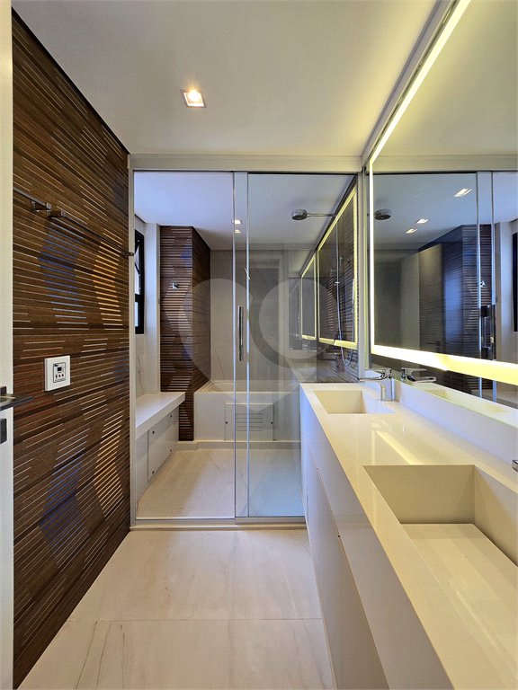 Apartamento à venda com 5 quartos, sendo 4 suítes, em Santa Cecília, São Paulo, SP