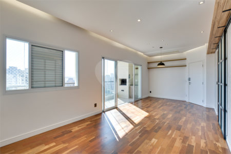 Apartamento à venda com 3 quartos, sendo 1 suíte, em Santo Amaro, São Paulo, SP