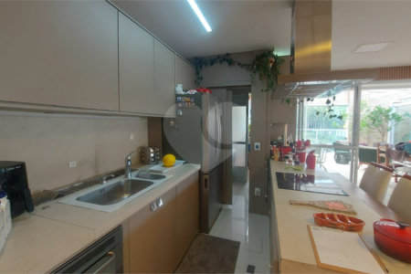 Apartamento à venda ou para alugar com 2 suítes em Itacorubi, Florianópolis, SC