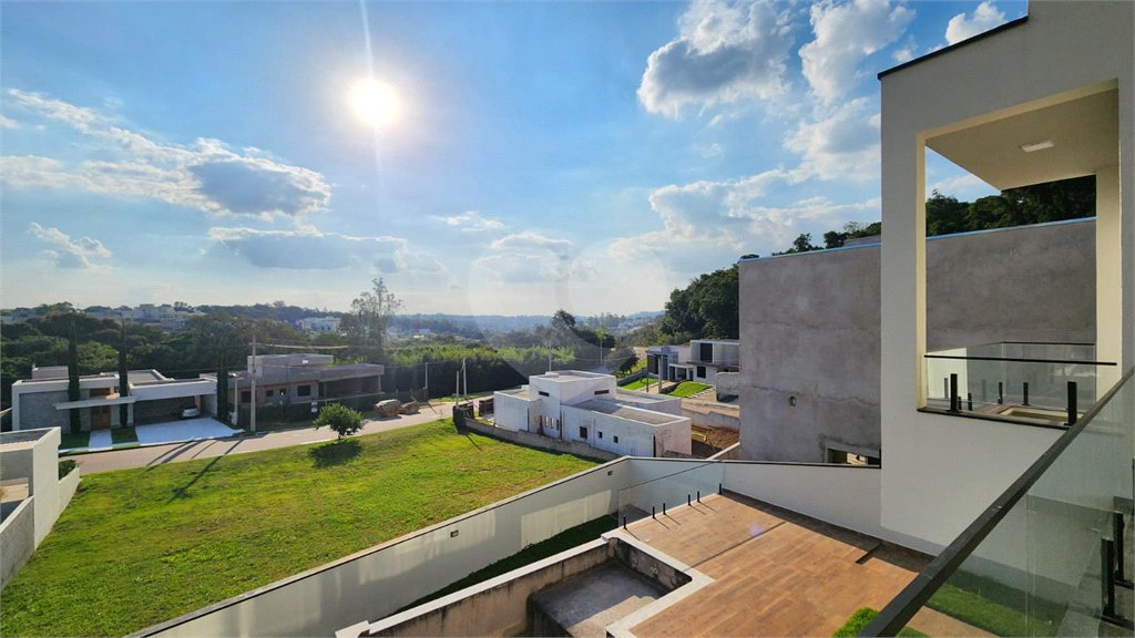 Casa à venda com 3 suítes no condomínio Santa Isabel I, Louveira - SP