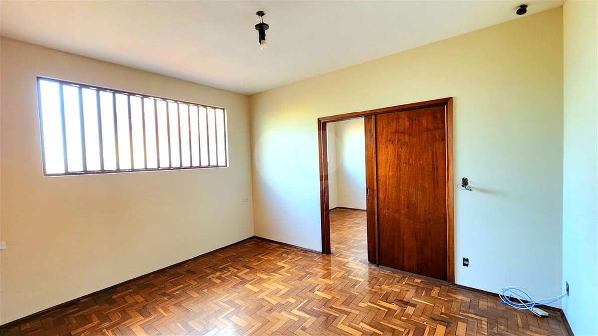 Casa à venda com 3 quartos, sendo 1 suíte, no Centro, Araraquara, SP