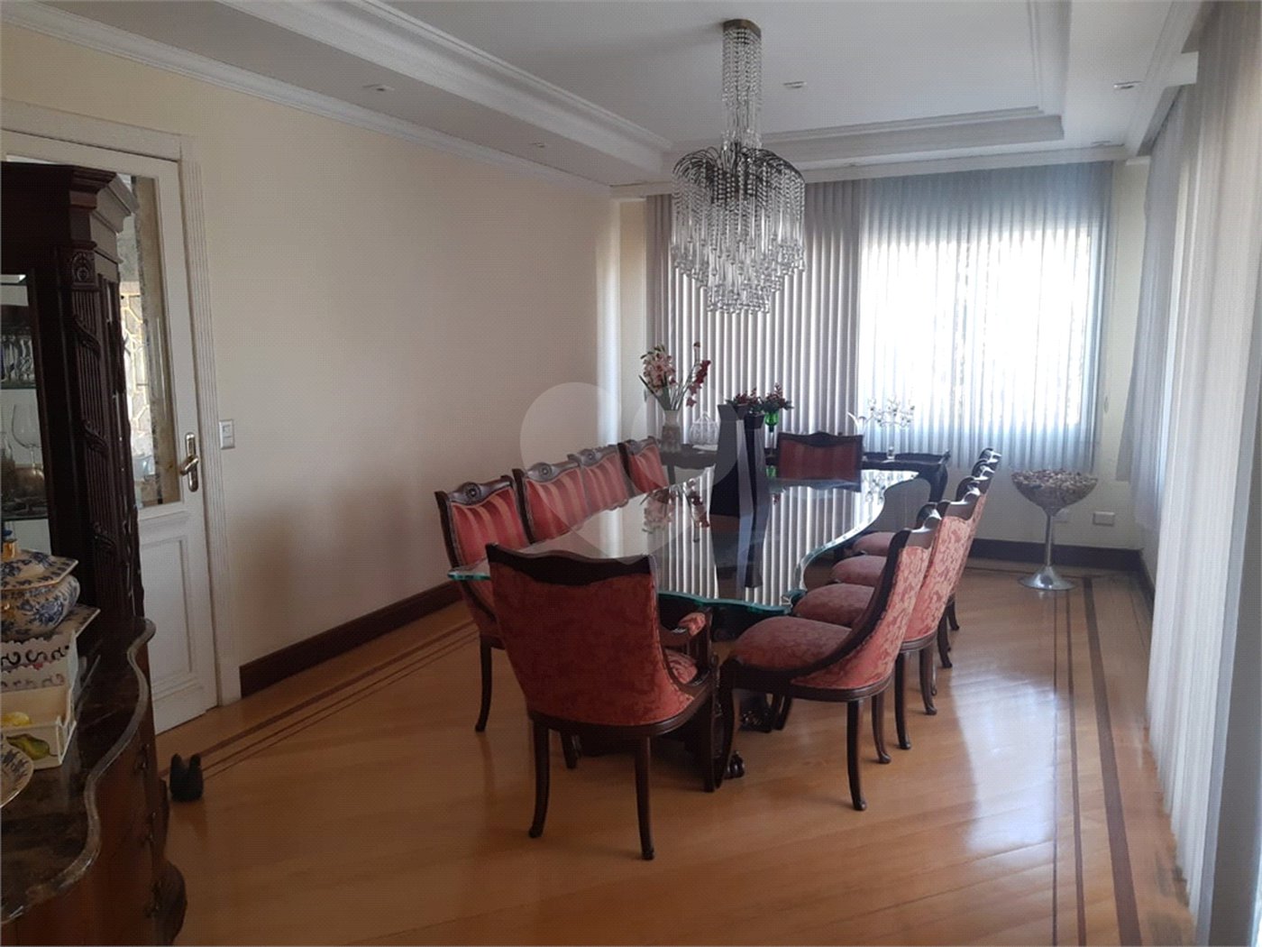 Casa à venda com 5 suítes em Jardim Leonor, São Paulo, SP