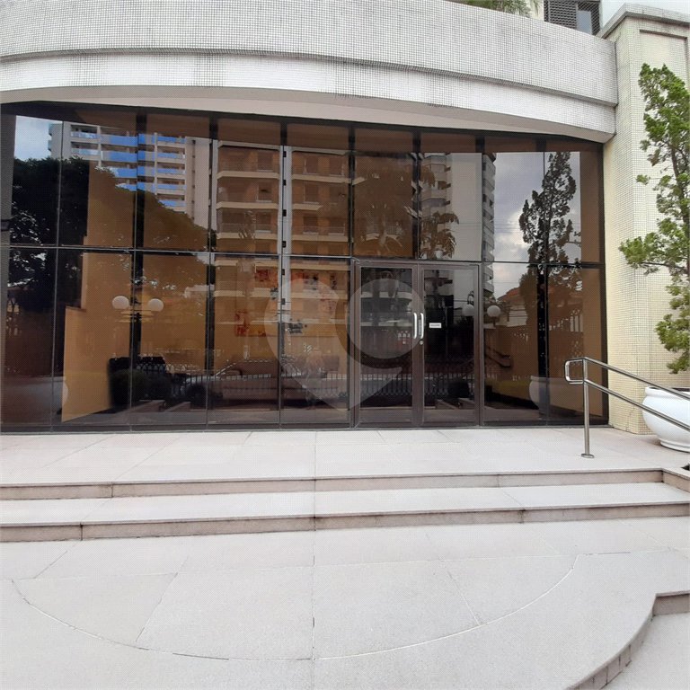 Apartamento à venda com 3 quartos, sendo 1 suíte, em Campo Belo, São Paulo, SP