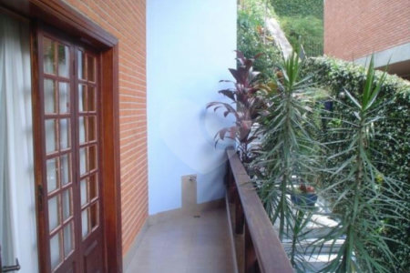 Sobrado à venda com 4 quartos, sendo 3 suítes, em Jardim São Bento, São Paulo, SP