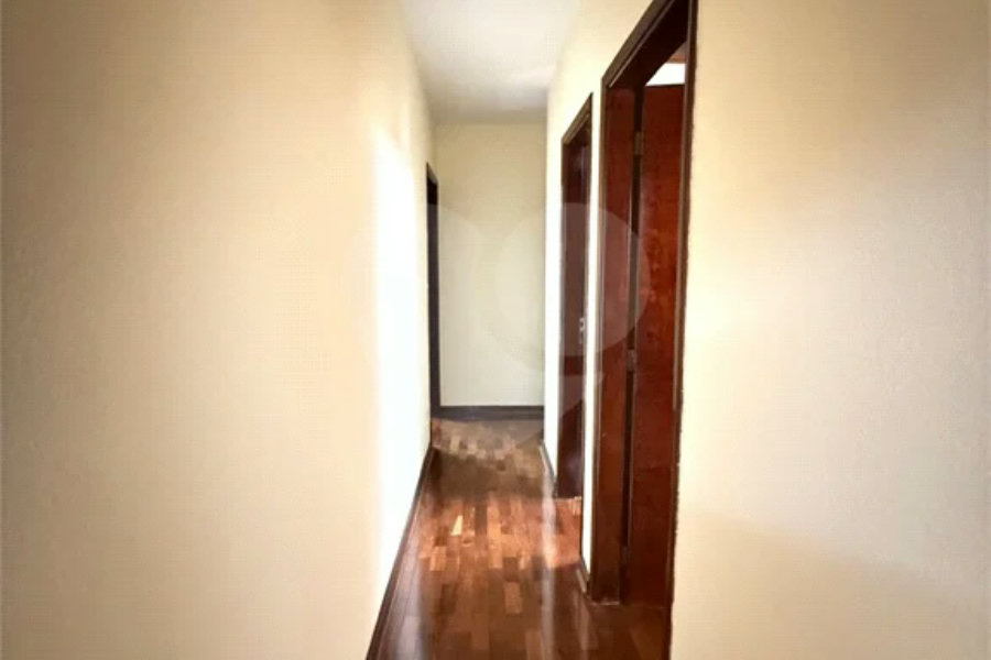 Excelente Casa de Esquina na Vila Monteiro – Oportunidade para Moradia ou Comércio
