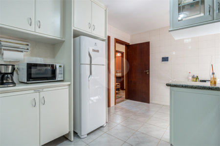 Casa à venda com 3 suítes no condomínio Canumá, São Paulo - SP
