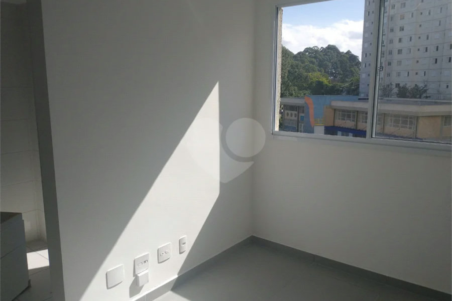 APARTAMENTO COM DOIS DORMITÓRIOS E UMA VAGA NA RAIMUNDO PEREIRA DE MAGALHÃES.
