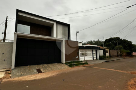 Sobrado à venda com 3 suítes em Residencial Ponta Porã I, Ponta Porã, MS