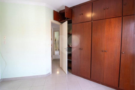 Casa à venda com 3 quartos, sendo 1 suíte, em Jardim Ester, São Paulo, SP