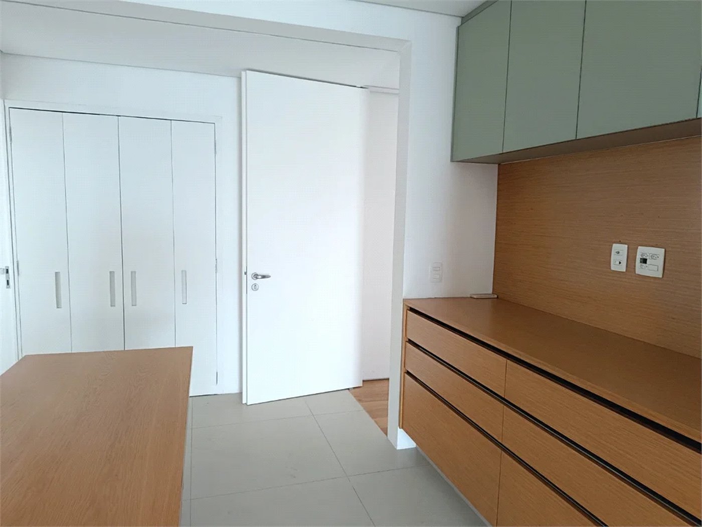 Apartamento à venda ou para alugar com 3 suítes em Pinheiros, São Paulo, SP