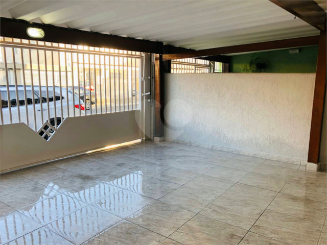 Sobrado à venda com 4 quartos em Parque Edu Chaves, São Paulo, SP