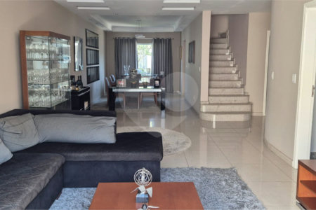 Casa à venda com 5 quartos, sendo 4 suítes, no condomínio Residencial Vilazul, Sorocaba - SP