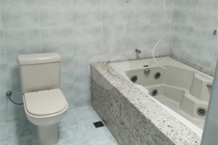 Sobrado à venda com 2 quartos, sendo 1 suíte, em Parque das Rosas, Itu, SP