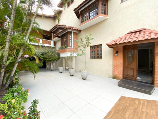 Casa à venda com 3 quartos, sendo 1 suíte,  em Santana, São Paulo, SP