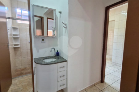 Casa para alugar com 3 quartos, sendo 1 suíte, no condomínio Santa Mônica, Atibaia - SP