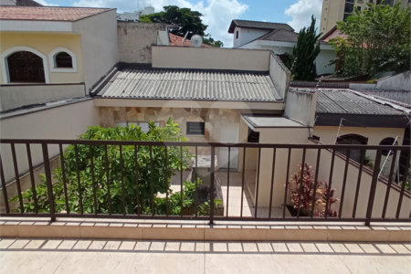 Sobrado à venda com 3 quartos, sendo 1 suíte, em Bosque da Saúde, São Paulo, SP