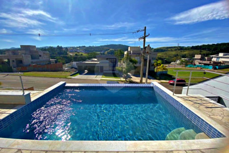 Casa à venda com 3 suítes no condomínio Santa Isabel I, Louveira - SP