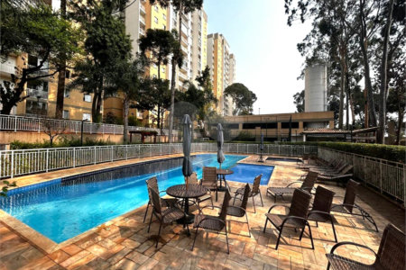 Apartamento à venda com 3 quartos, sendo 1 suíte,  em Vila Paulo Silas, São Paulo, SP