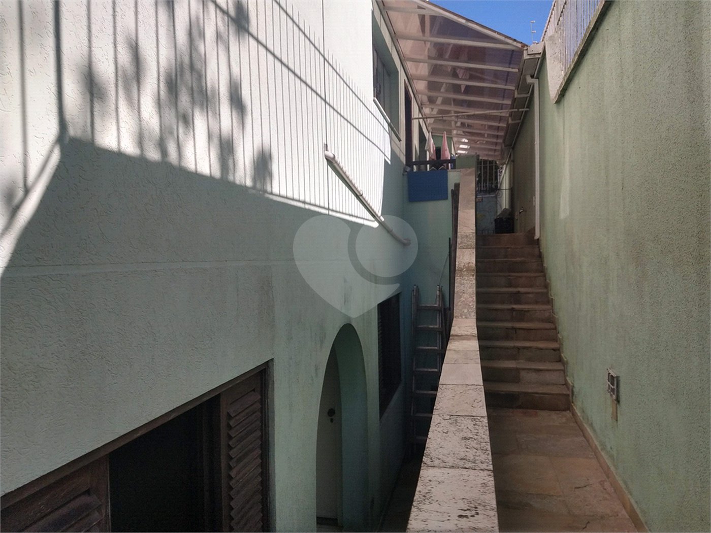 Sobrado à venda com 4 quartos, sendo 1 suíte,  em Parque dos Príncipes, São Paulo, SP