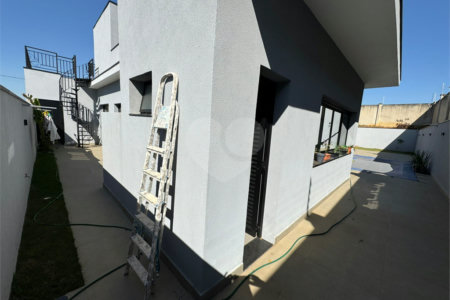 Casa à venda com 3 suítes no condomínio Reserva Central Parque, Salto - SP