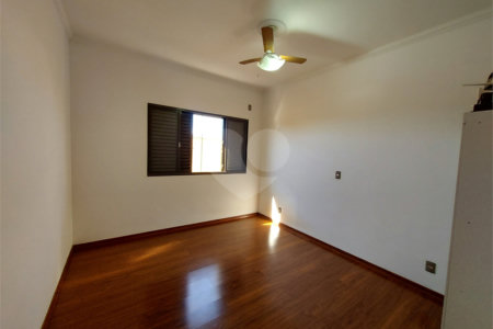 Casa à venda com 4 quartos, sendo 2 suítes, no condomínio Nascente do Jaraguá, Araraquara - SP