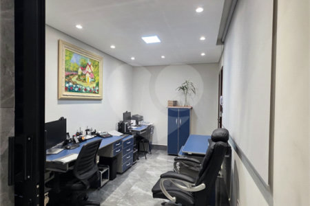Casa Térrea à venda com 4 quartos, sendo 2 suítes, em Vila Avaí, Indaiatuba, SP