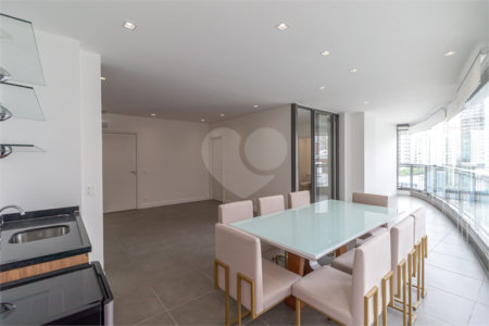 Apartamento para alugar com 2 suítes em Vila Olímpia, São Paulo, SP