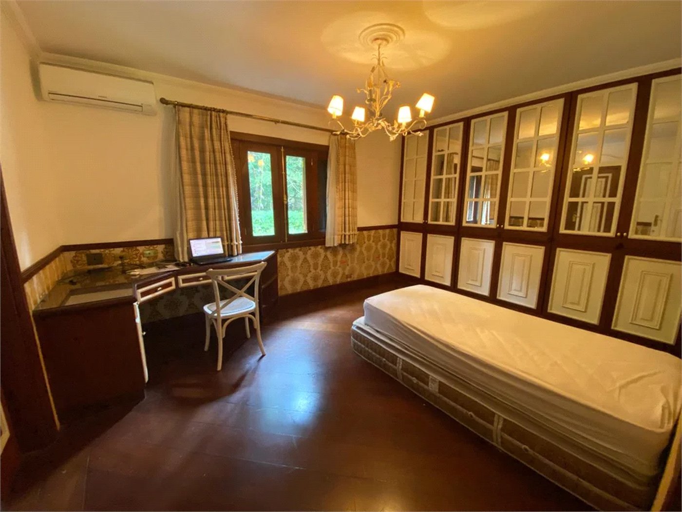 Casa à venda ou para alugar com 5 quartos, sendo 3 suítes, em Fazenda Morumbi, São Paulo, SP