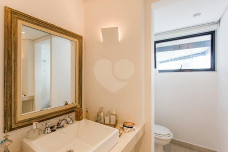 Apartamento à venda com 3 suítes em Campo Belo, São Paulo, SP