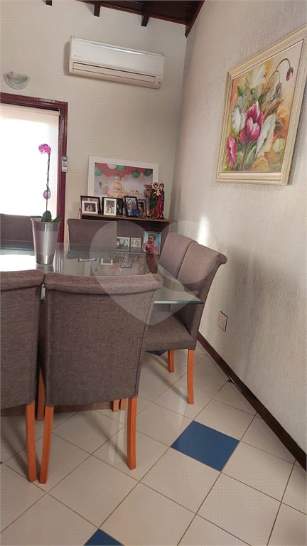 Casa à venda com 3 quartos, sendo 2 suítes, no condomínio Vinhas da Vista Alegre - Lado Sede, Vinhedo - SP