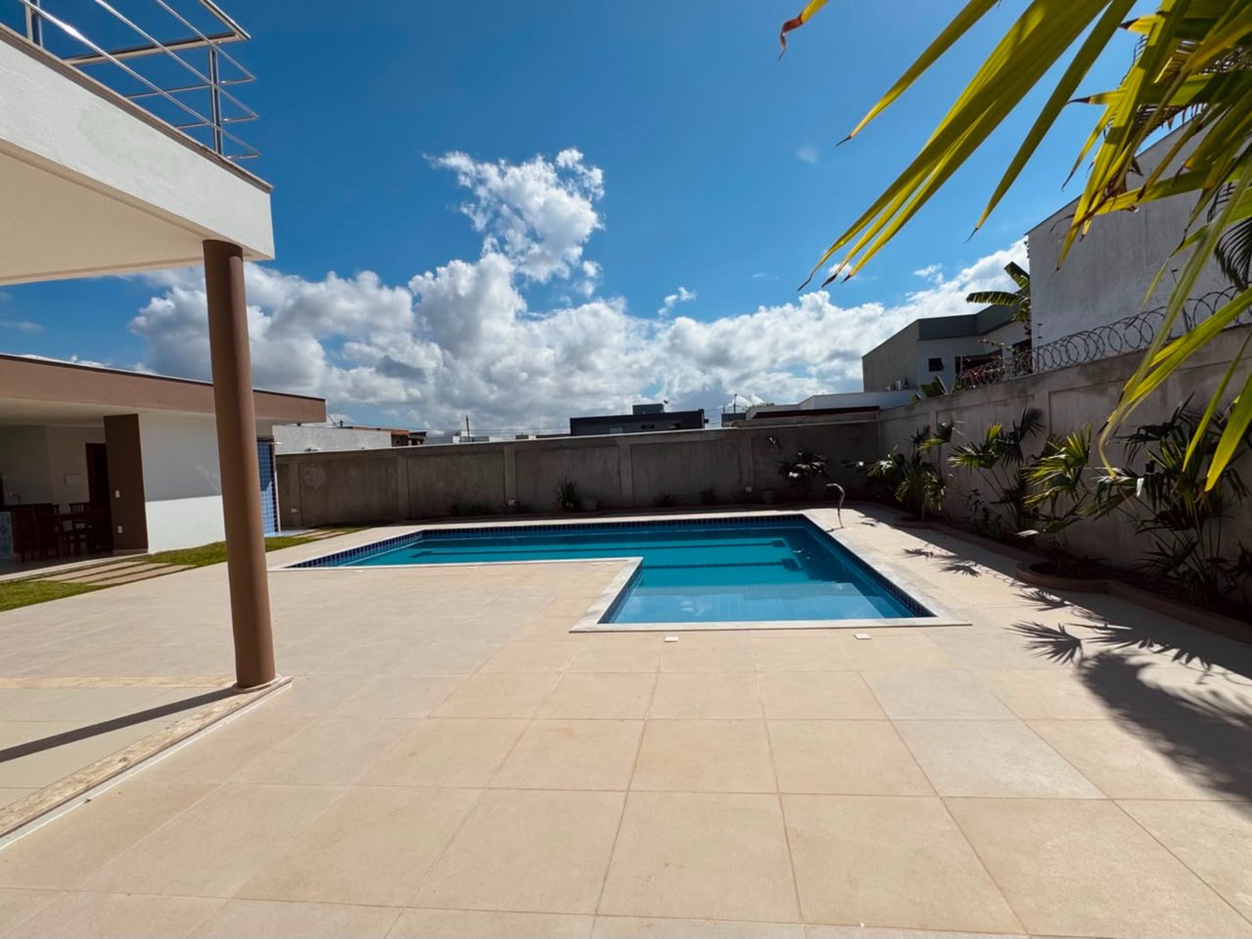 Casa para alugar com 3 suítes, no condomínio Outeiro São Francisco, Porto Seguro - BA