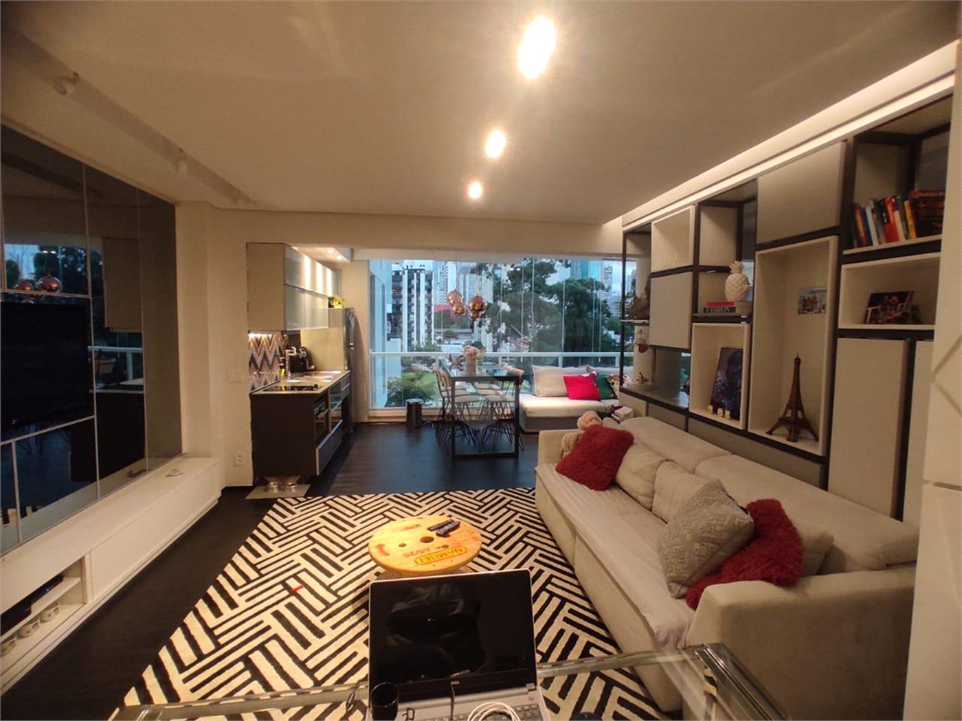 Apartamento à venda com 1 suíte em Vila Nova Conceição, São Paulo, SP