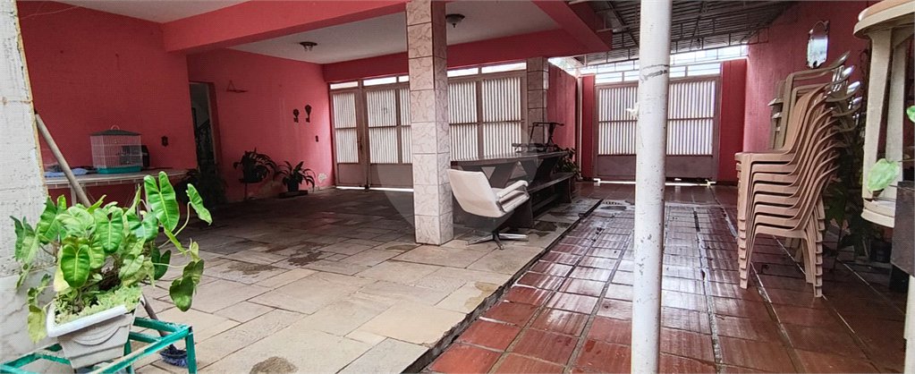 Sobrado à venda com 5 quartos, sendo 2 suítes, em Vila Trujillo, Sorocaba, SP