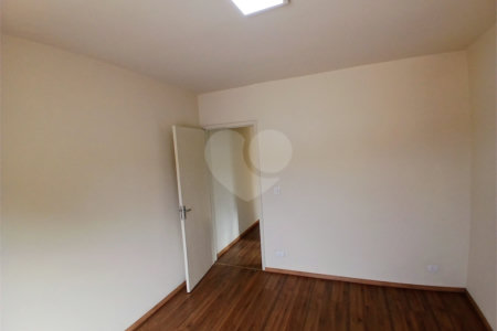 Sobrado à venda com 3 quartos em Vila Mazzei, São Paulo, SP