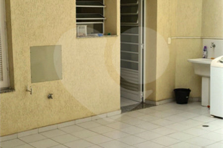 Sobrado à venda com 3 quartos, sendo 1 suíte, em Vila Mariana, São Paulo, SP