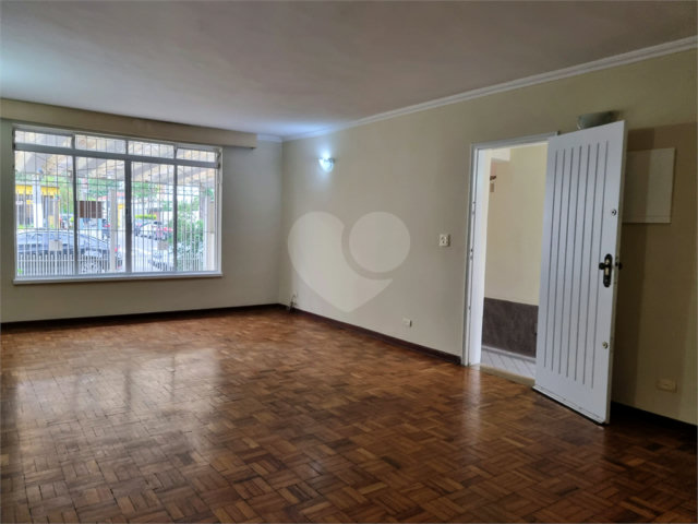 Sobrado à venda com 3 quartos, sendo 1 suíte,  em Chácara Santo Antônio (zona Sul), São Paulo, SP