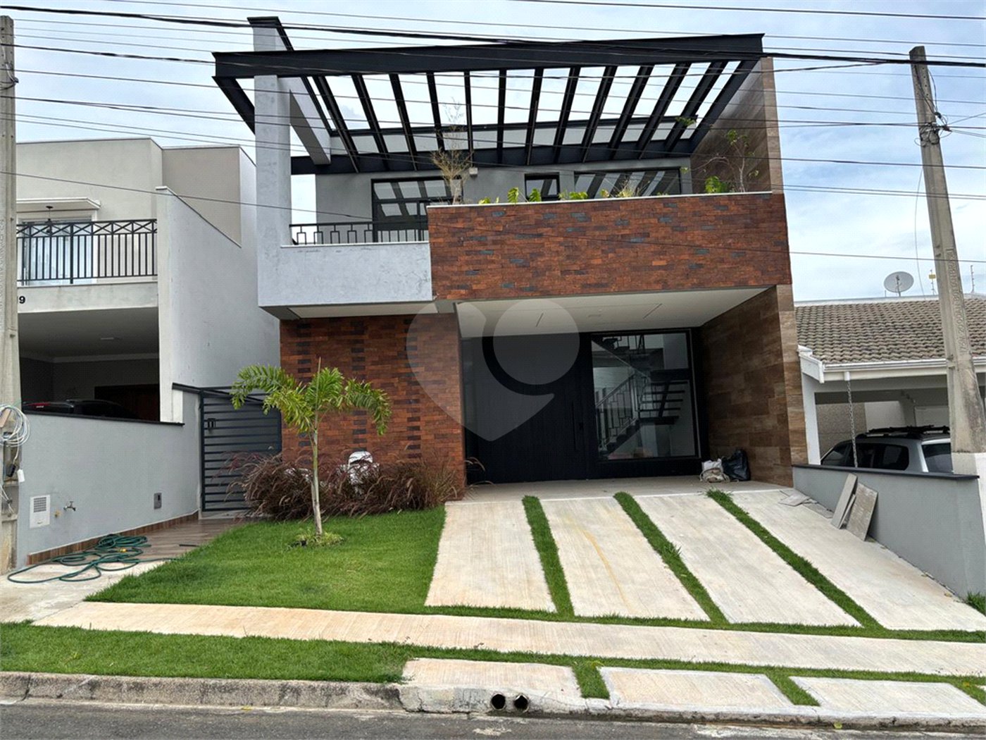 Casa à venda com 4 suítes no condomínio Residencial Costa das Areias, Salto - SP