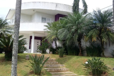 Casa à venda com 3 quartos, sendo 1 suíte,  no condomínio Aruã, Mogi das Cruzes - SP